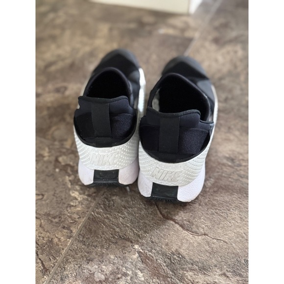 Nike Go FlyEase RN Easy On Off Black White Slip On Sneakers US 8 EUC - Picture 4 of 7